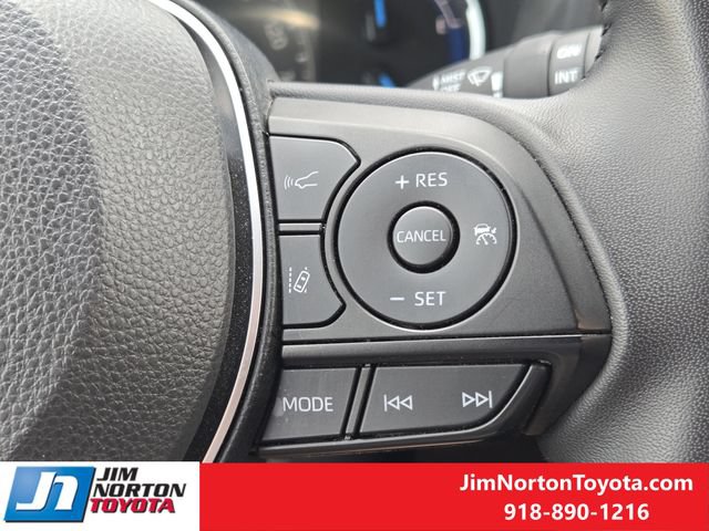 Used 2025 Toyota RAV4 XLE Premium AWD/4WD image 31