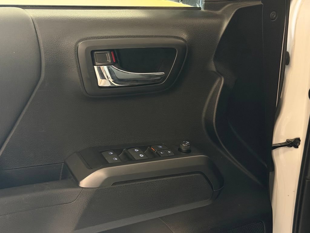 Used 2023 Toyota Tacoma TRD Sport AWD/4WD image 12