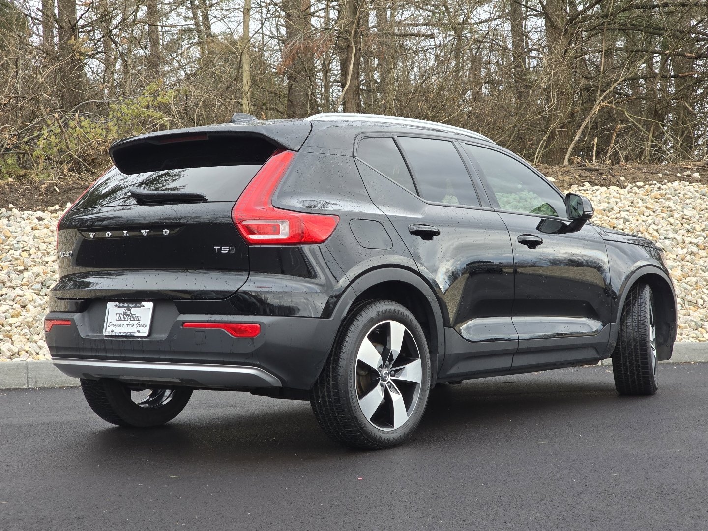 Used 2021 Volvo XC40 T5 Momentum w/ Premium Package image 6