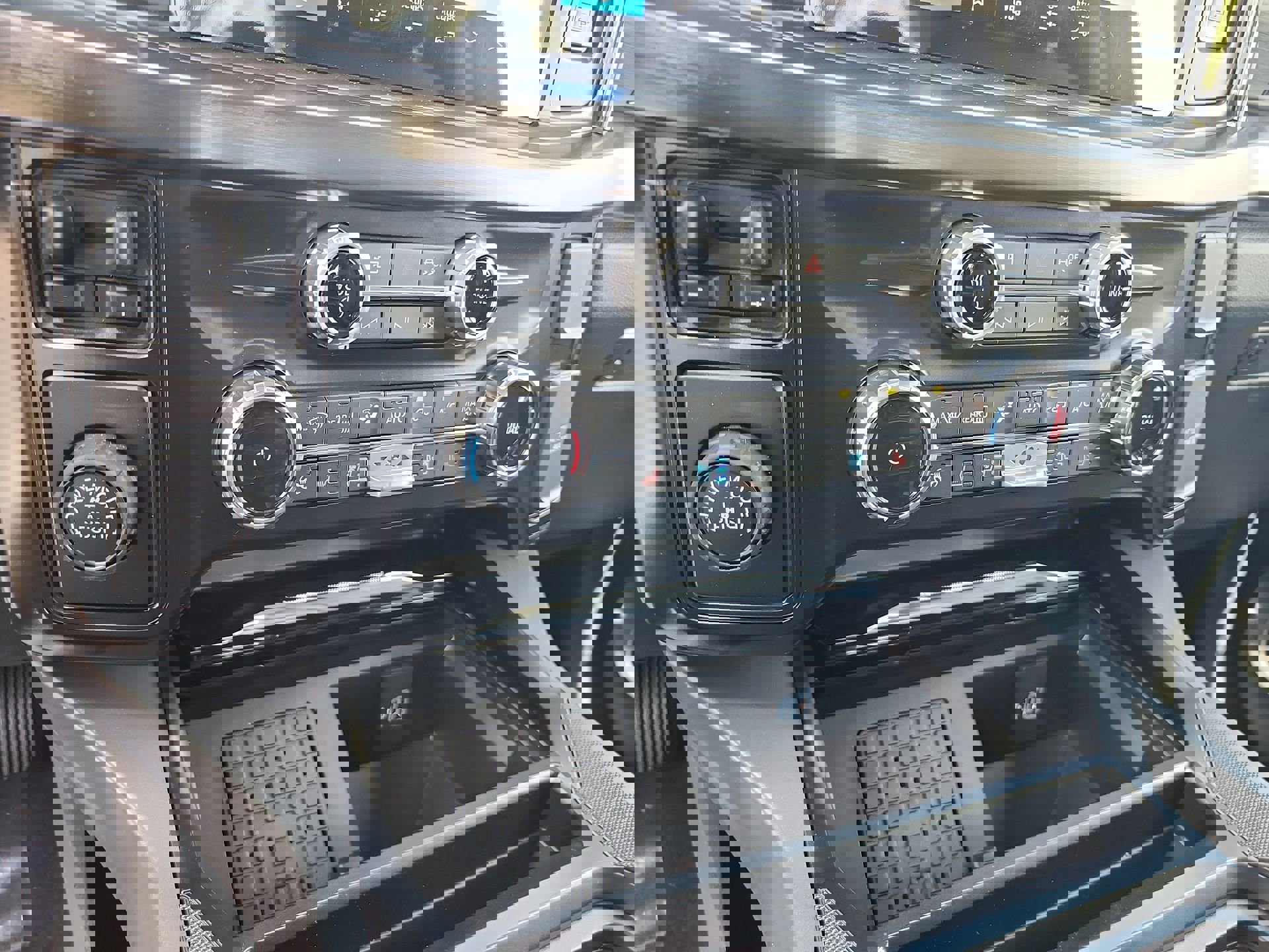 New 2026 Ford F250 Lariat image 30