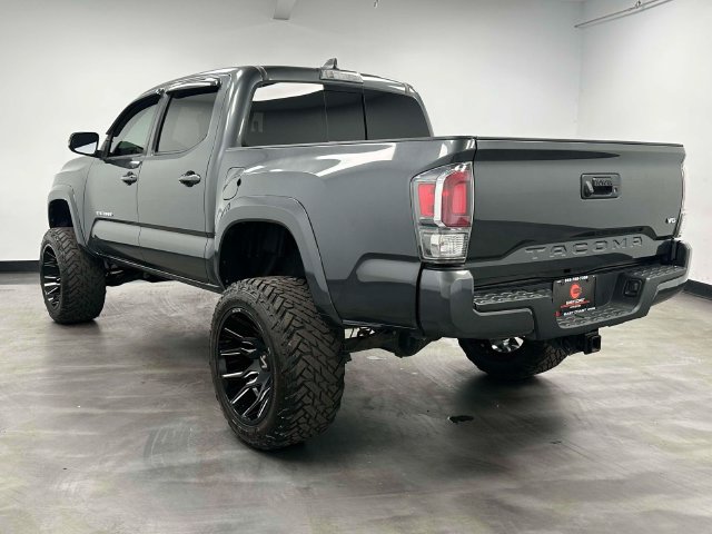 Used 2020 Toyota Tacoma TRD Sport AWD/4WD image 10