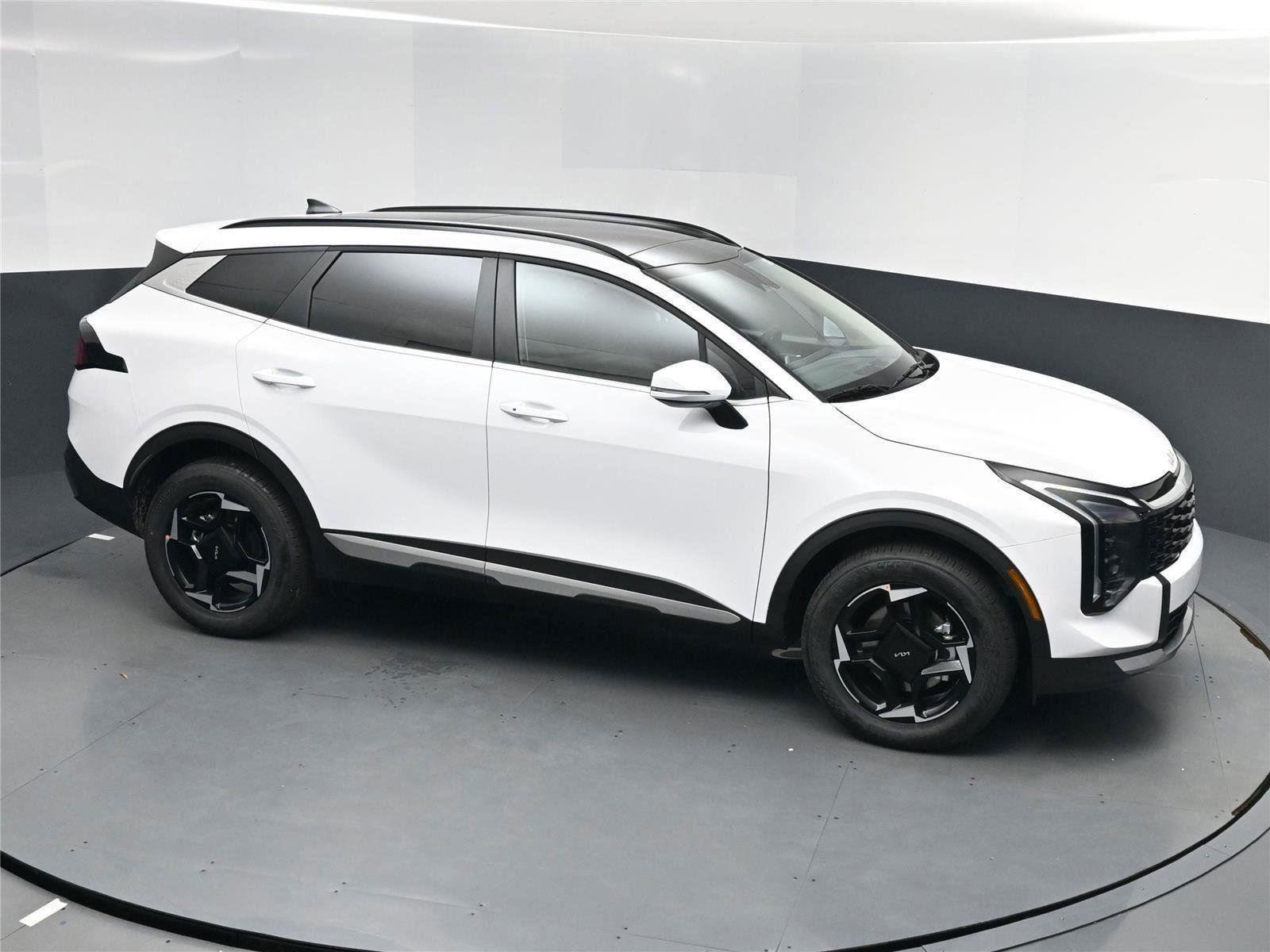 New 2026 Kia Sportage EX image 9