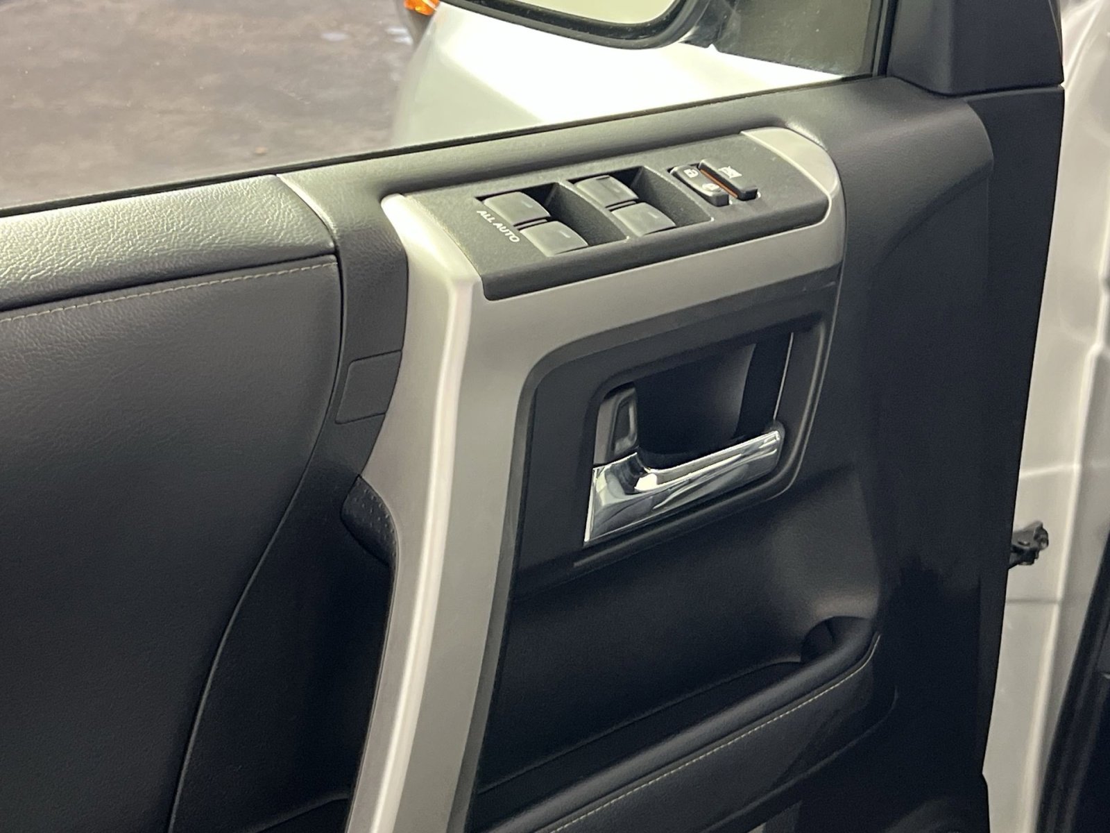 Used 2024 Toyota 4Runner SR5 Premium image 15