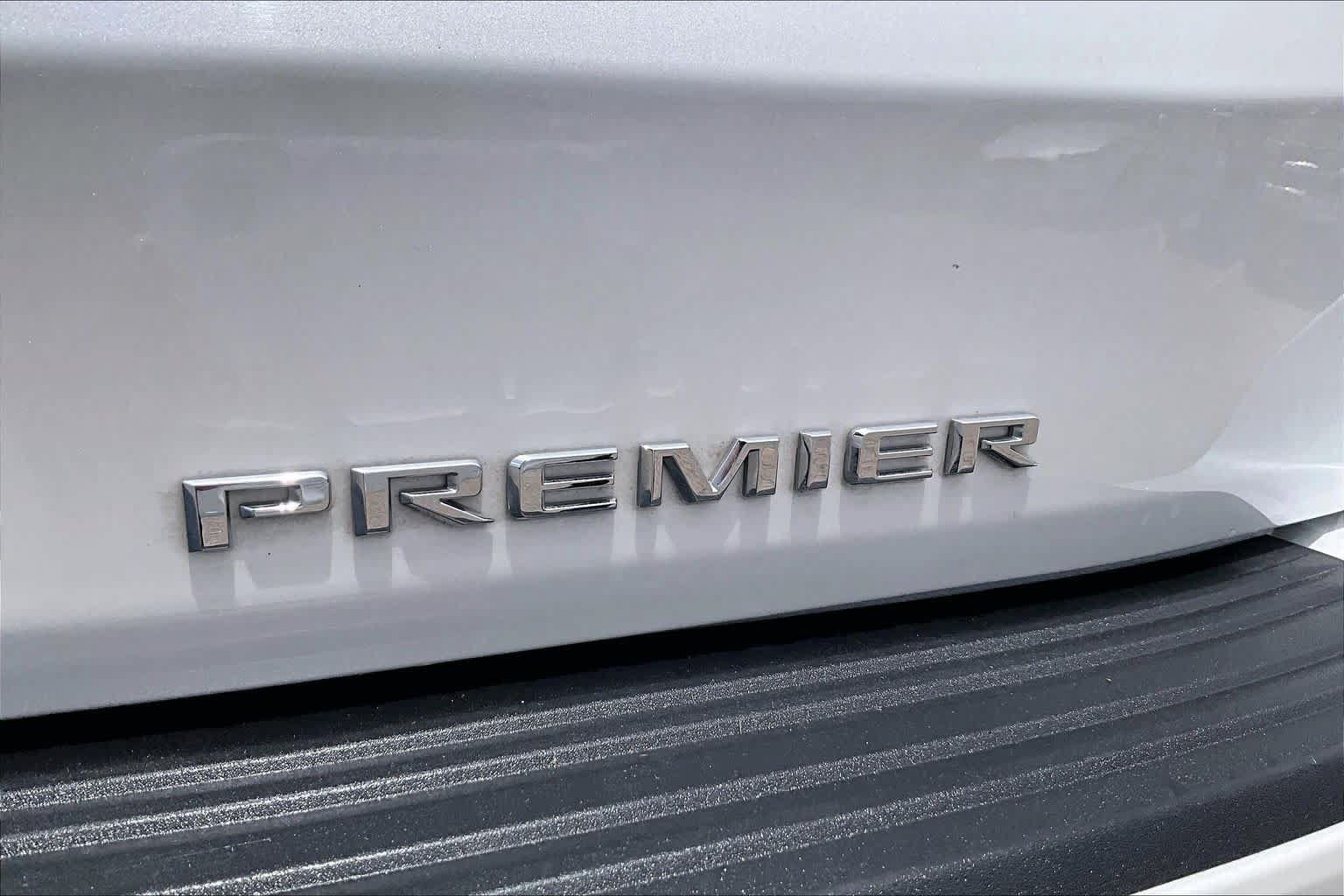 Used 2024 Chevrolet Tahoe Premier AWD/4WD image 30