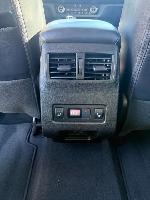 Used 2024 Mitsubishi Outlander SEL image 39