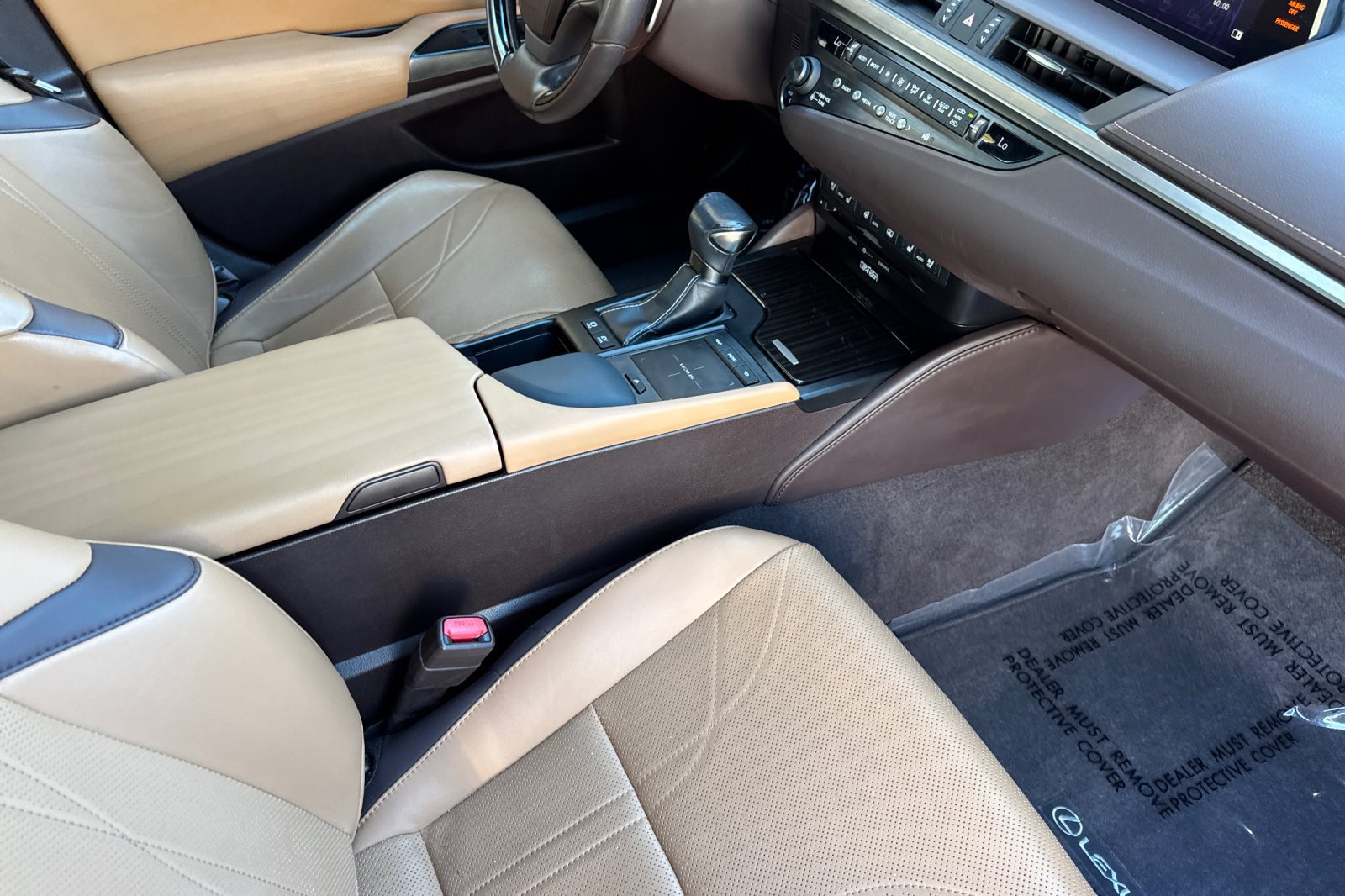 Used 2019 Lexus ES 300h w/ Accessory Package 2 FWD image 18