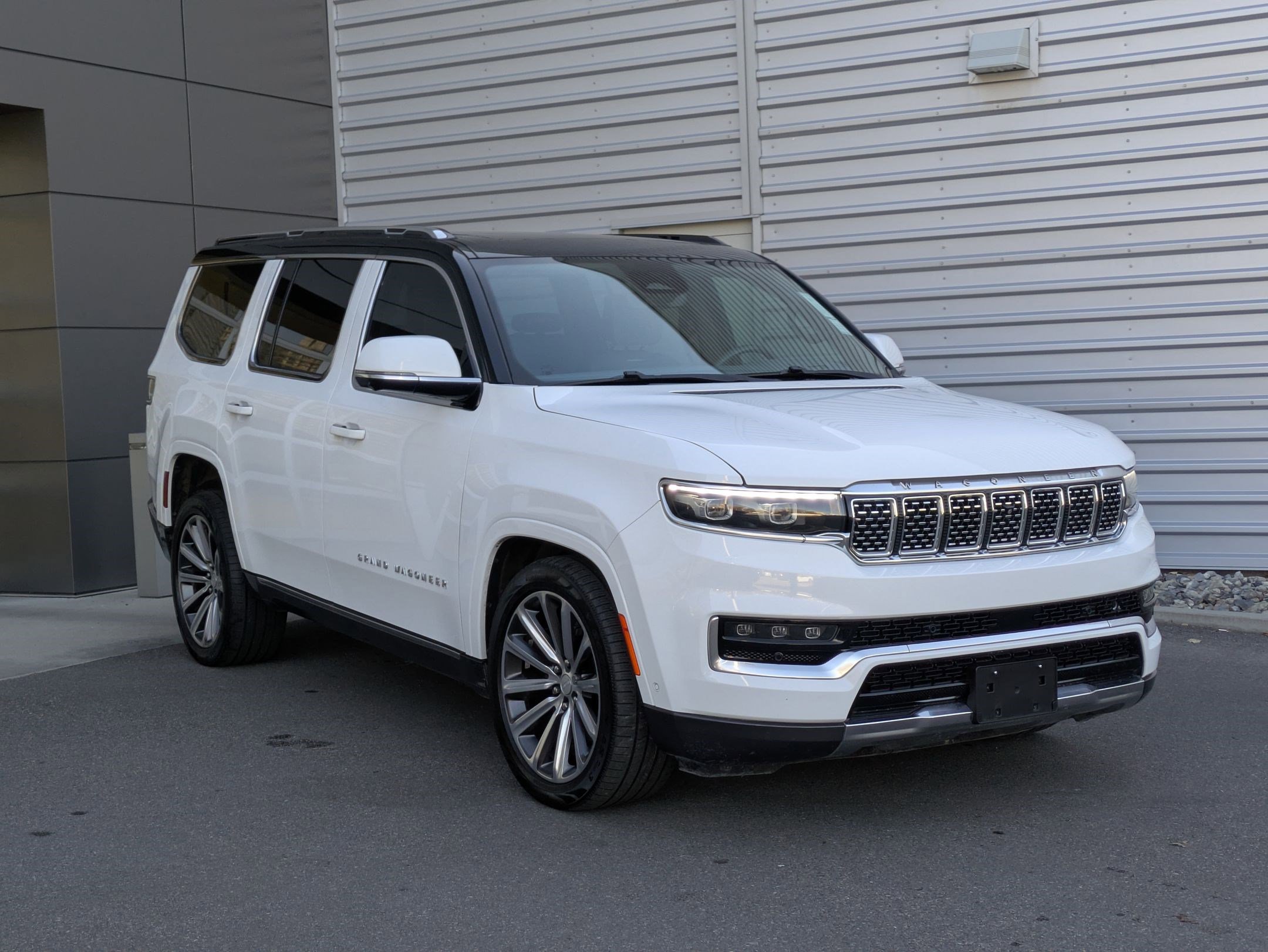 Used 2022 Jeep Grand Wagoneer Series II w/ Convenience Group III image 7