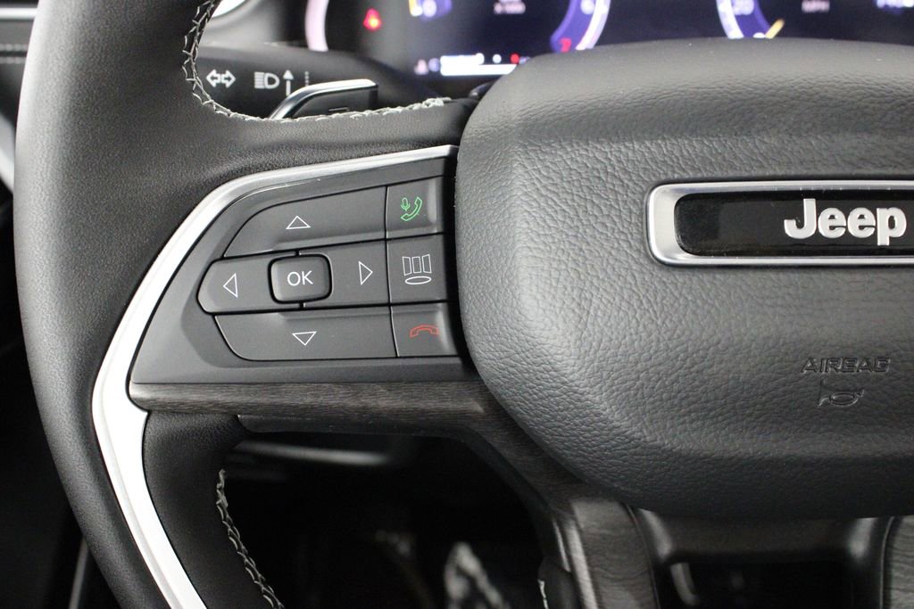 New 2025 Jeep Grand Cherokee L Limited w/ Black Appearance Package image 30