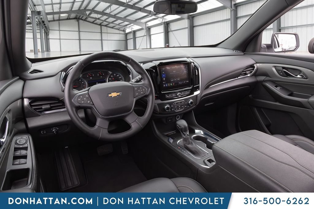 Used 2023 Chevrolet Traverse LT FWD image 14
