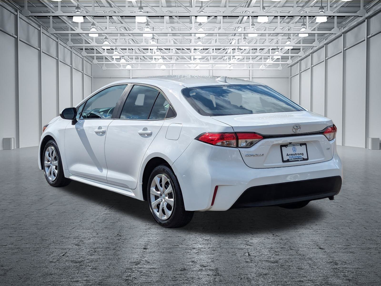 Used 2025 Toyota Corolla LE FWD image 3