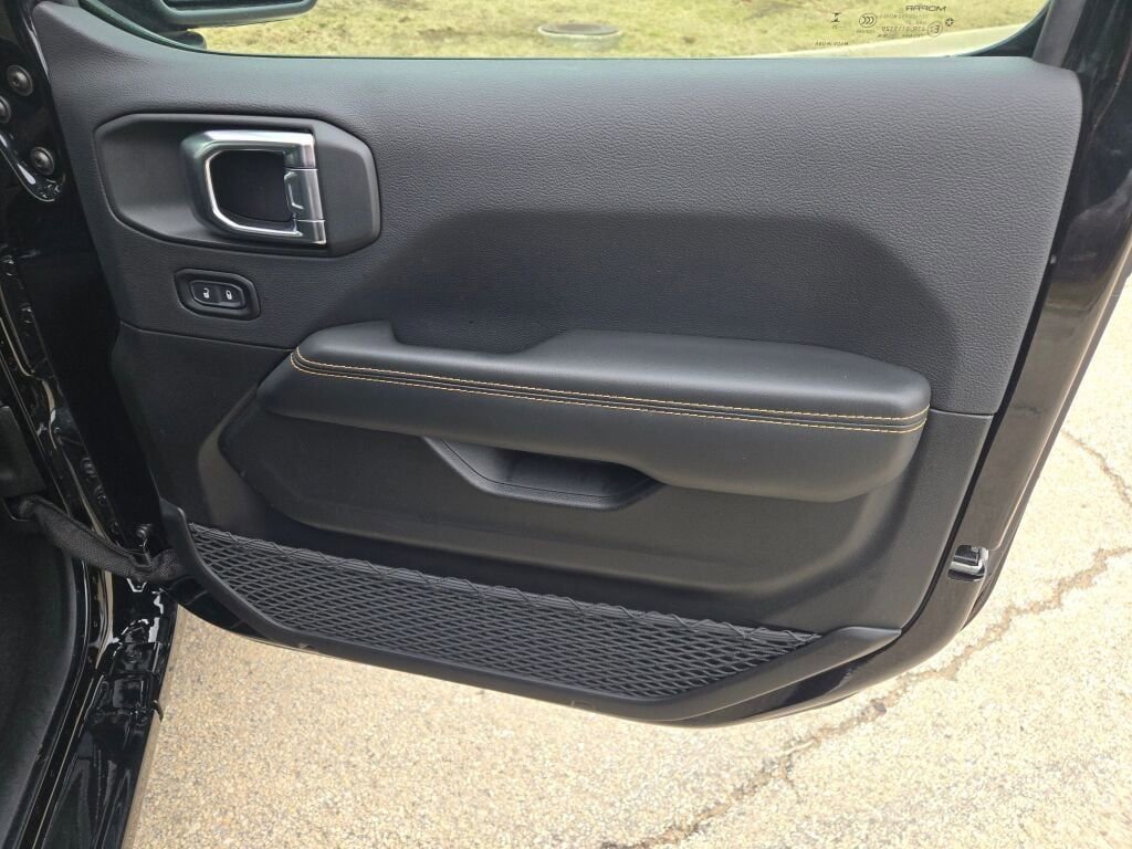 Used 2025 Jeep Wrangler Sahara 4xe w/ Safety Group image 5