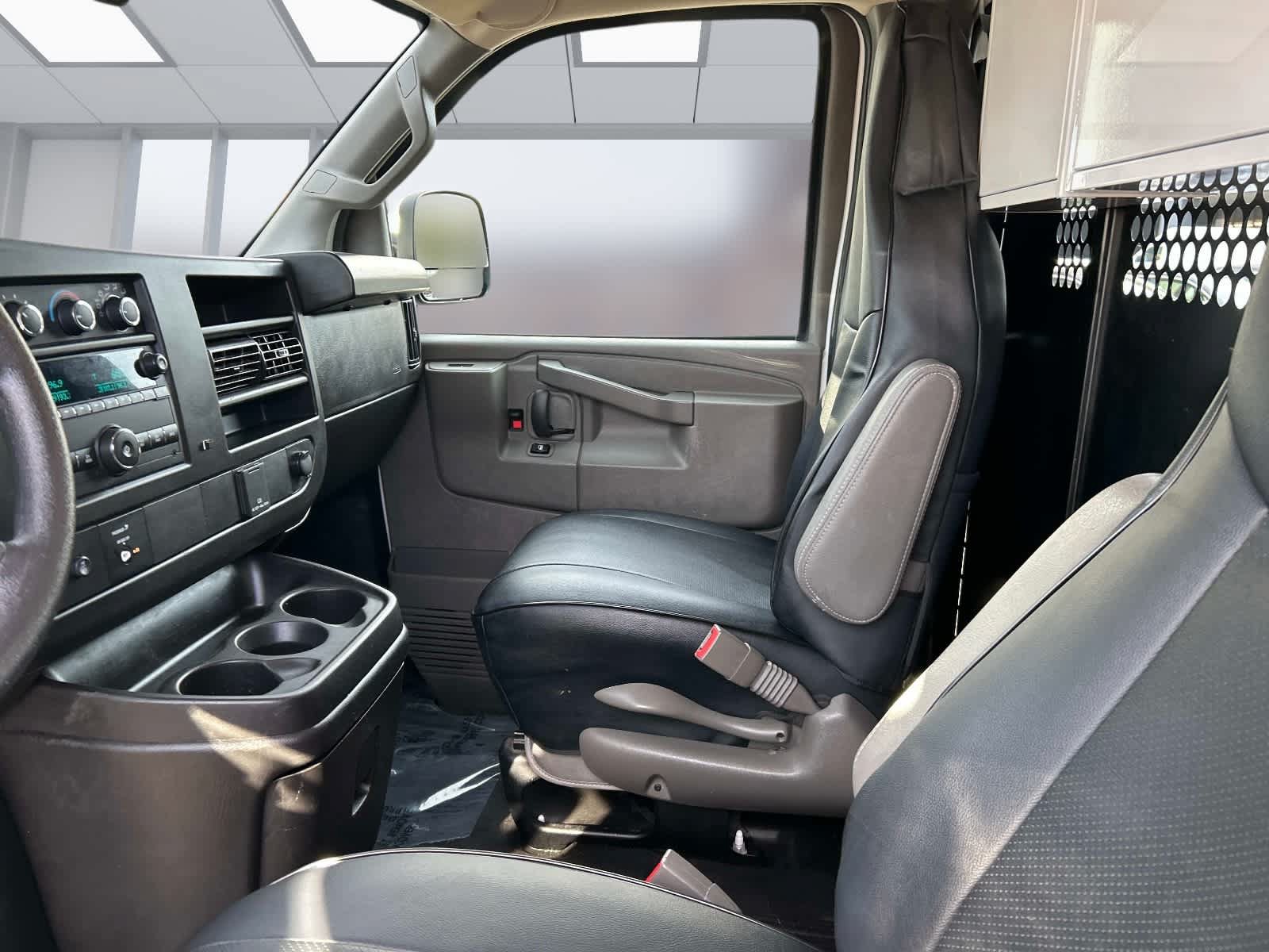 Used 2022 Chevrolet Express 2500 w/ Driver Convenience Package RWD image 21