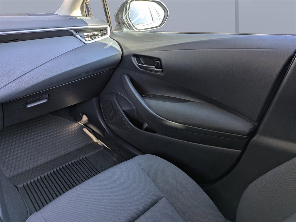 Used 2025 Toyota Corolla LE image 15