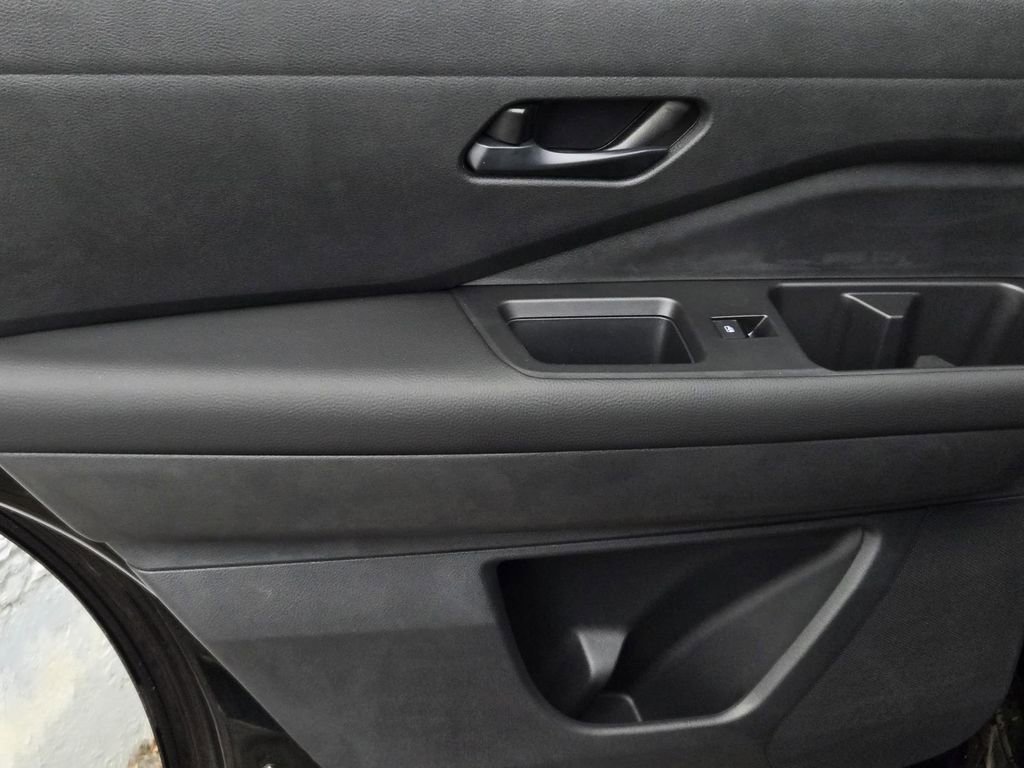 New 2026 Nissan Pathfinder SV image 11