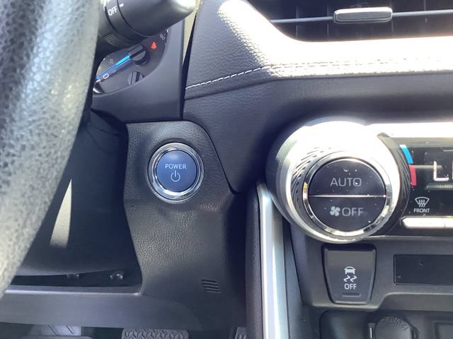 Used 2022 Toyota RAV4 XLE AWD/4WD image 16