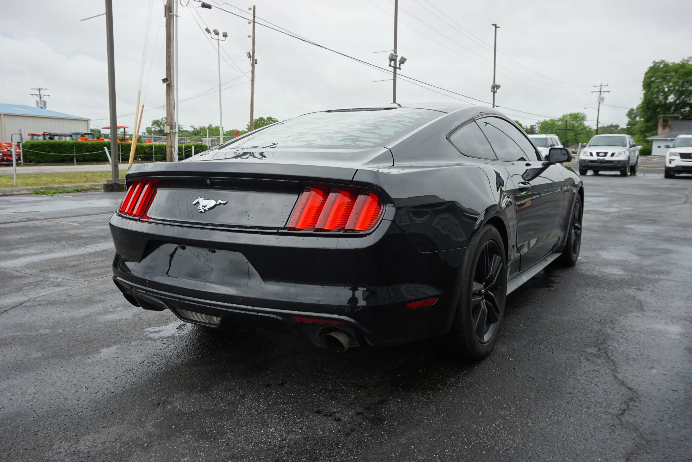 Used 2017 Ford Mustang Coupe w/ Ecoboost Performance Package RWD image 5