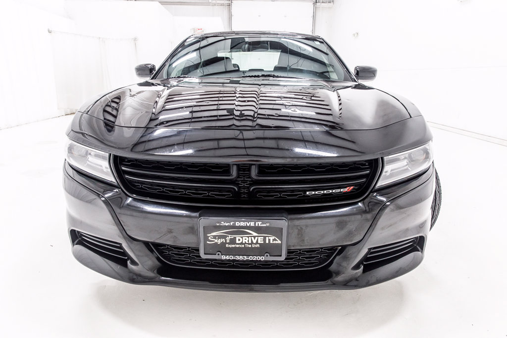 Used 2021 Dodge Charger SXT w/ Blacktop Package RWD image 11