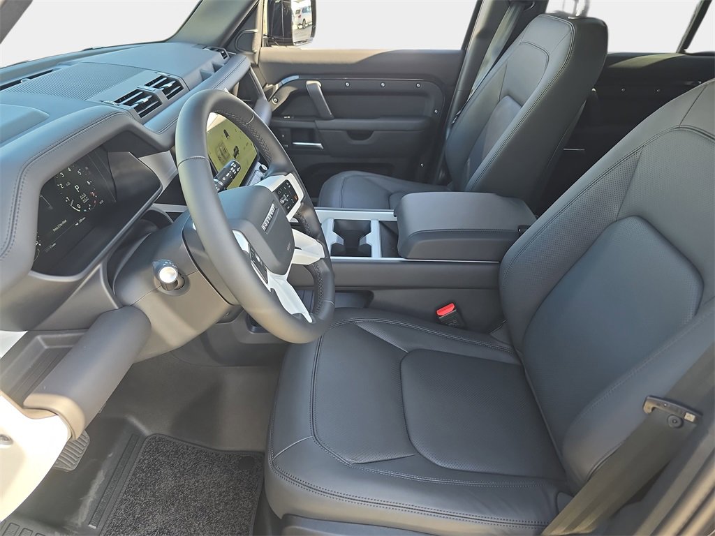 New 2026 Land Rover Defender 130 X-Dynamic SE image 16