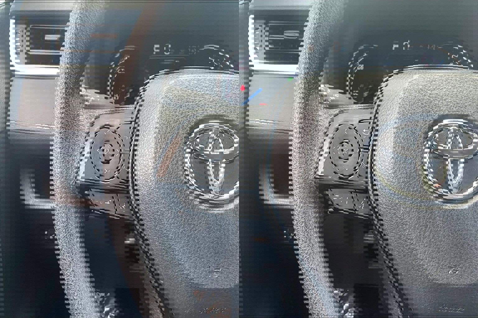 Used 2024 Toyota RAV4 LE image 23