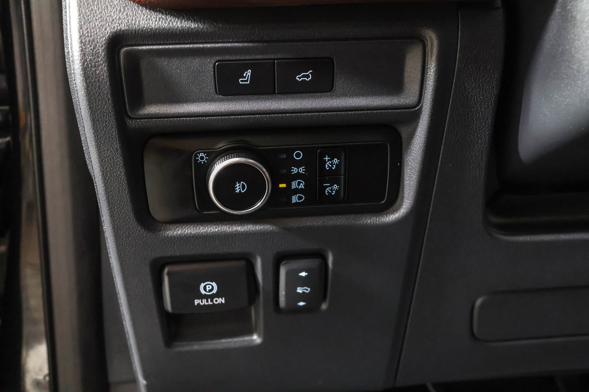 Used 2023 Ford Expedition Limited image 23