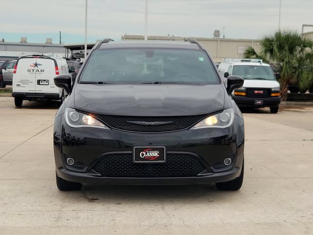 Used 2020 Chrysler Pacifica Touring-L w/ S Appearance Package FWD image 2