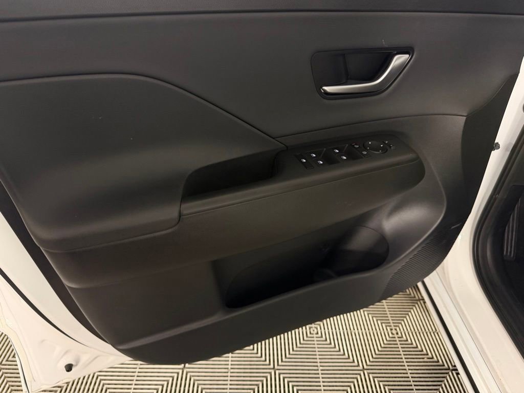 Used 2025 Hyundai Kona Limited FWD image 25