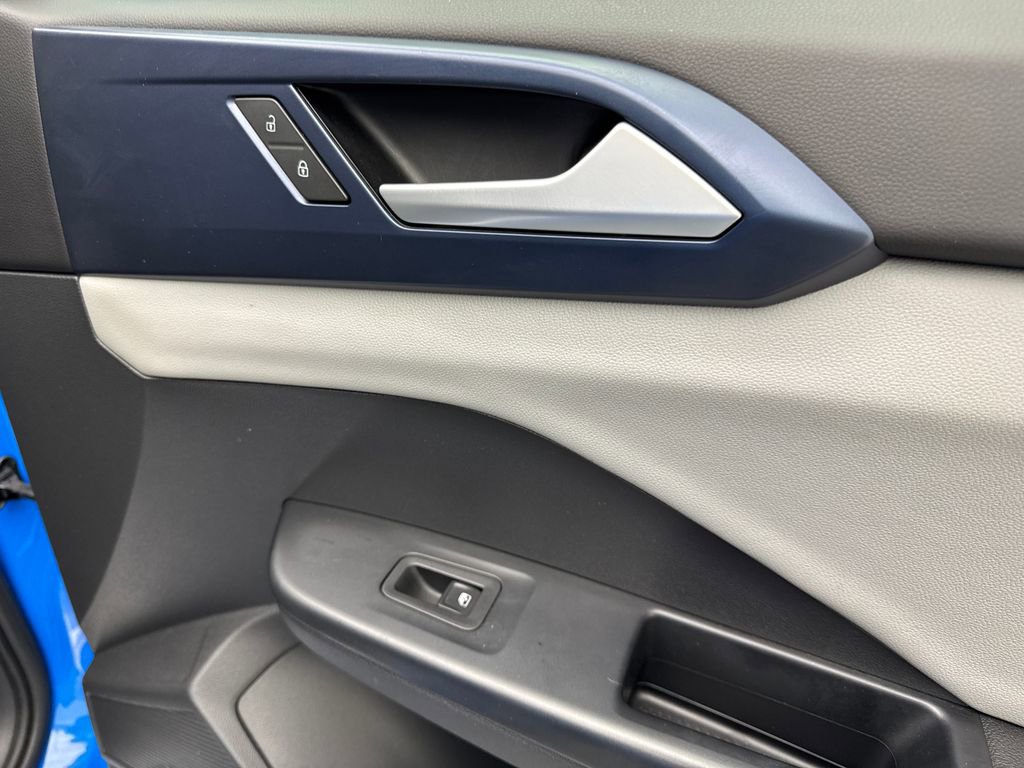 Used 2022 Volkswagen Taos SE w/ Panoramic Sunroof Package AWD/4WD image 49