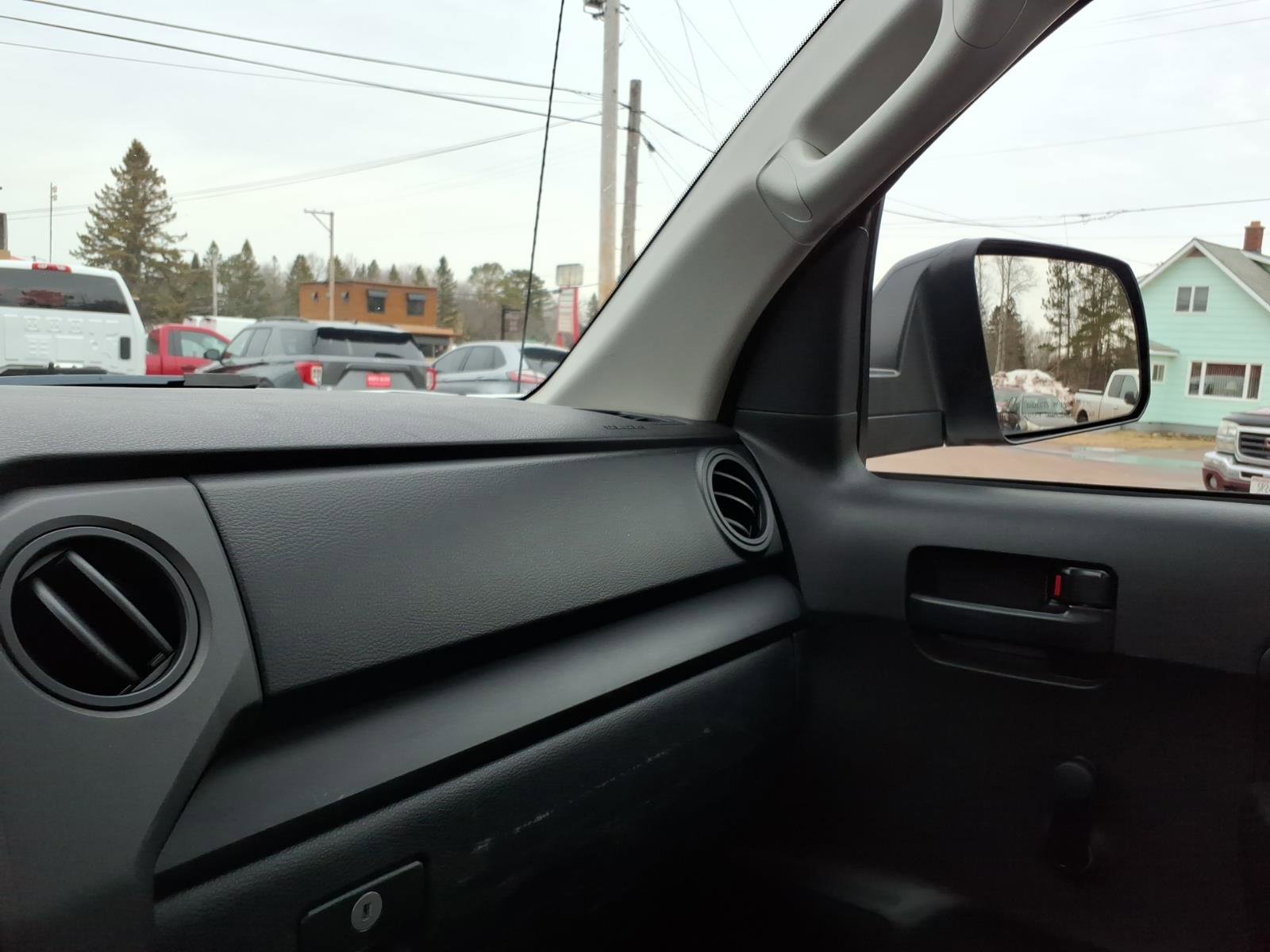 Used 2016 Toyota Tundra SR image 18