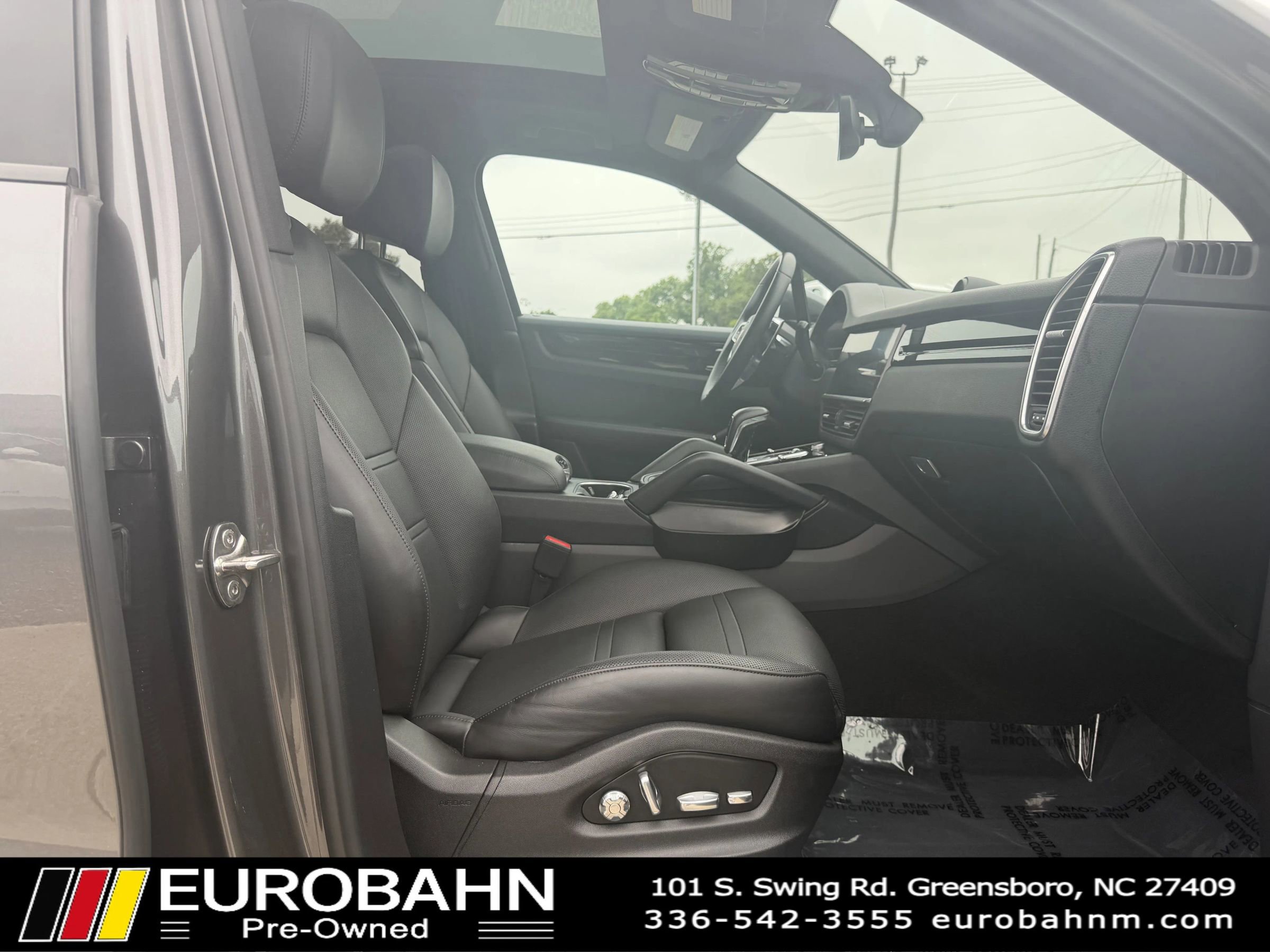 Used 2019 Porsche Cayenne AWD/4WD image 18