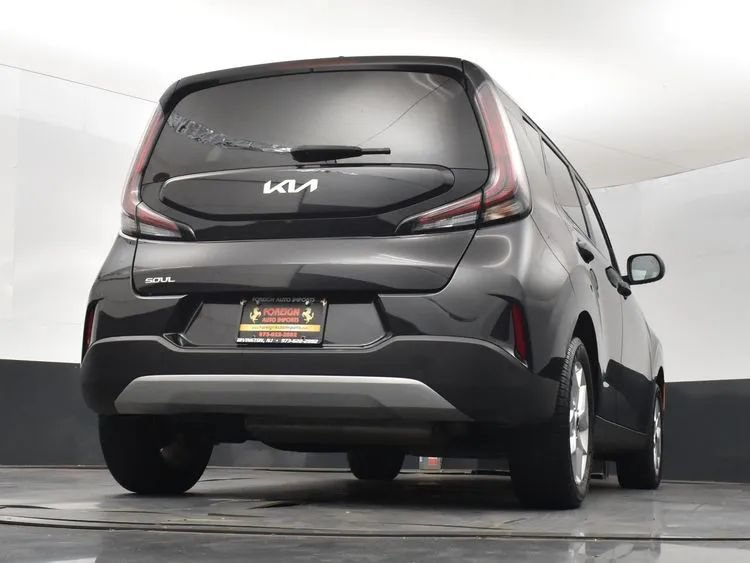 Used 2024 Kia Soul LX w/ Option Group 015 FWD image 13