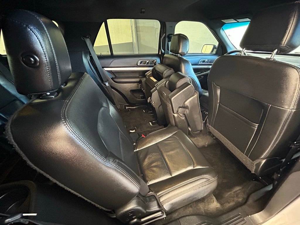 Used 2017 Ford Explorer XLT w/ Equipment Group 202A image 19