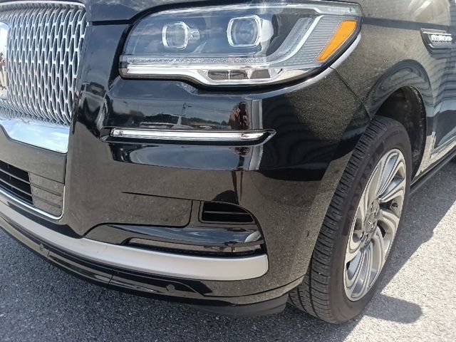 Used 2024 Lincoln Navigator Reserve AWD/4WD image 9