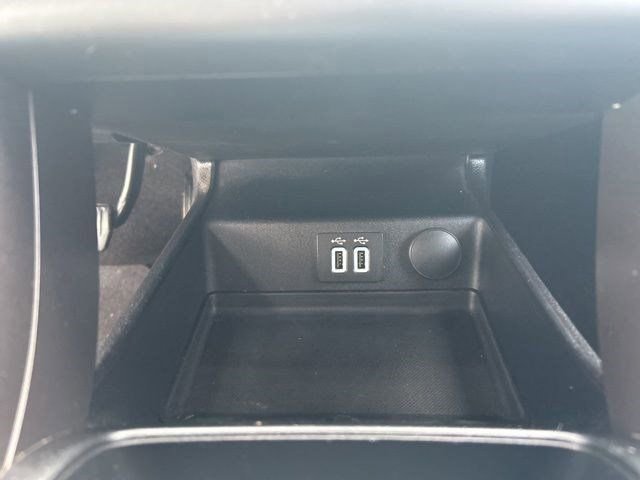 Used 2020 Ford Fusion SE FWD image 27