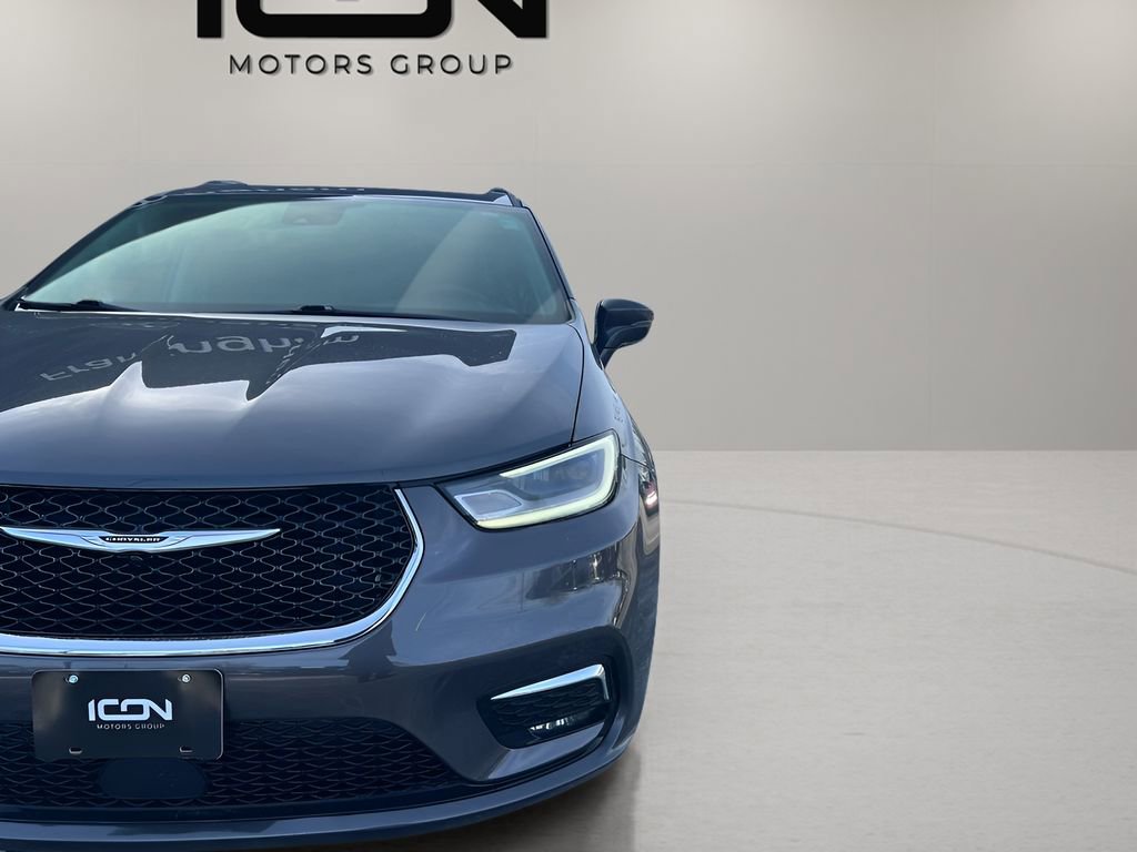 Used 2022 Chrysler Pacifica Touring-L image 10