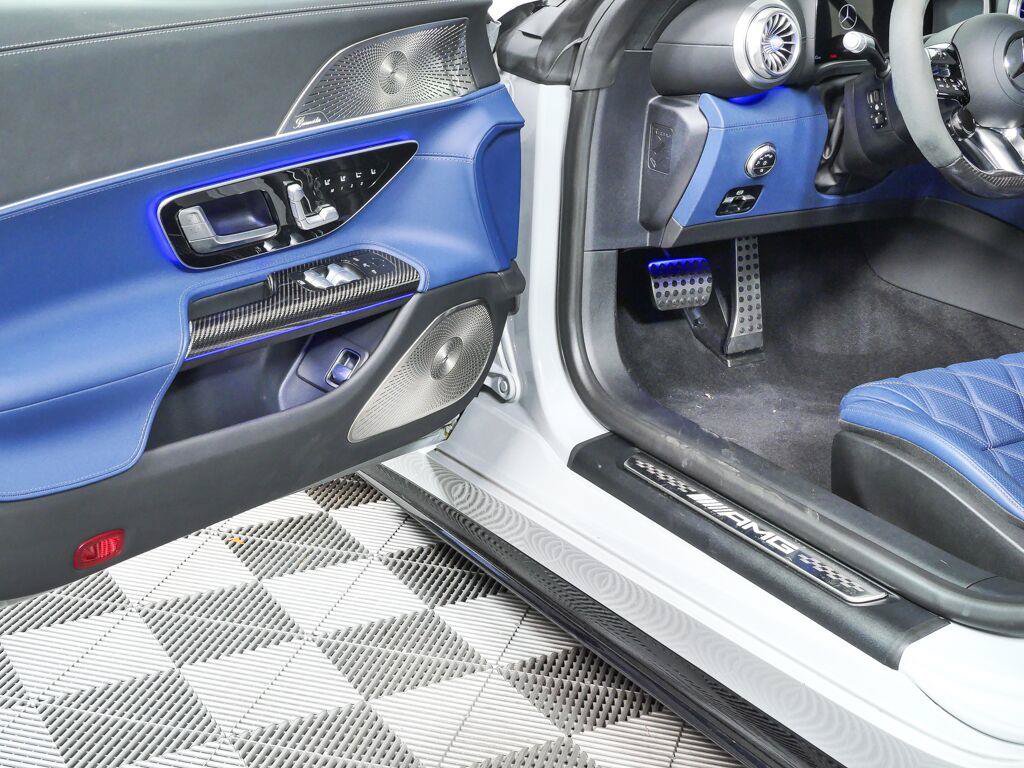 Used 2025 Mercedes-Benz SL 63 AMG 4MATIC image 8