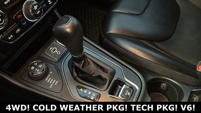 Used 2019 Jeep Cherokee Trailhawk w/ Cold Weather Group image 21