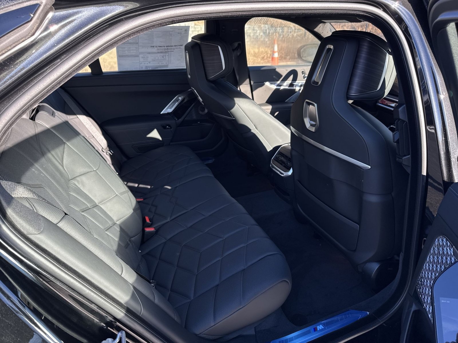 New 2026 BMW i7 M70 AWD/4WD image 32