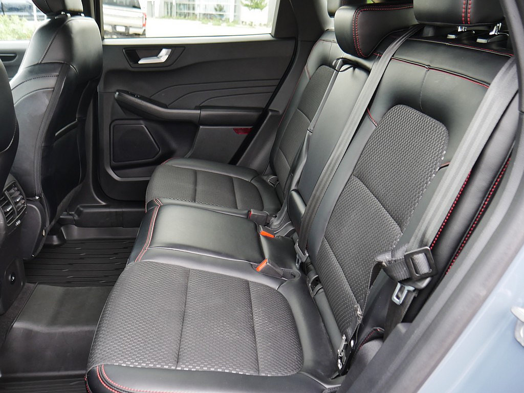 Used 2024 Ford Escape ST-Line w/ Tech Pack #1 AWD/4WD image 17