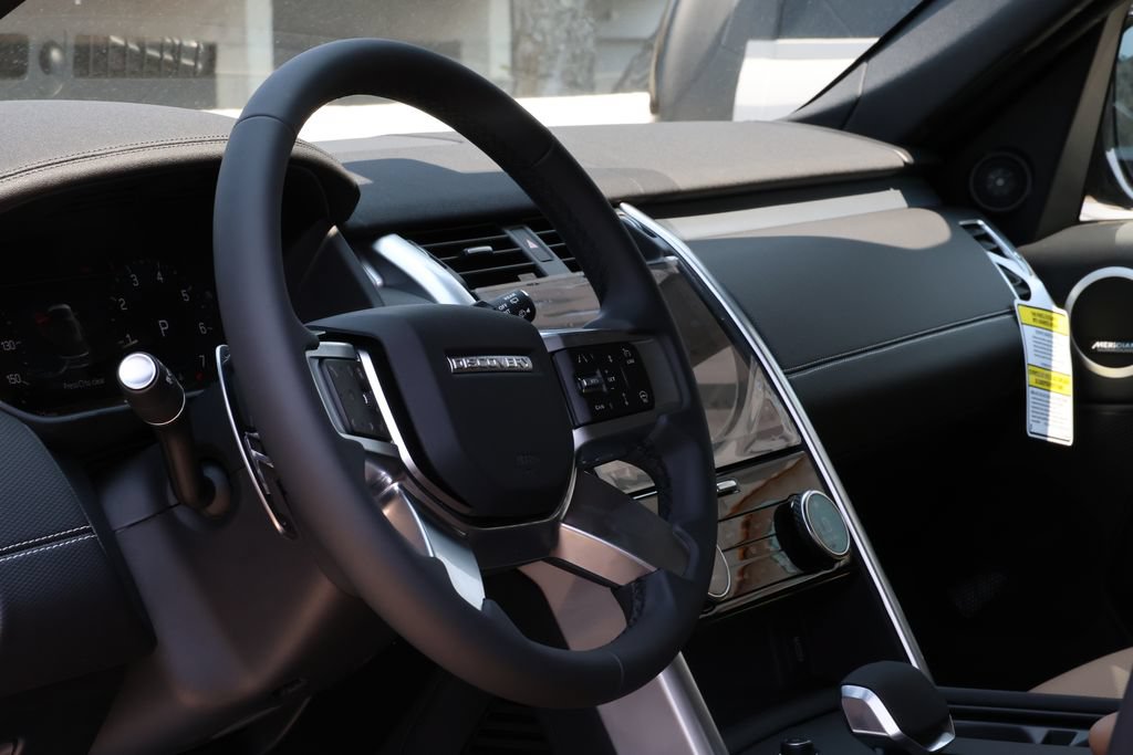 New 2026 Land Rover Discovery Dynamic SE AWD/4WD image 18