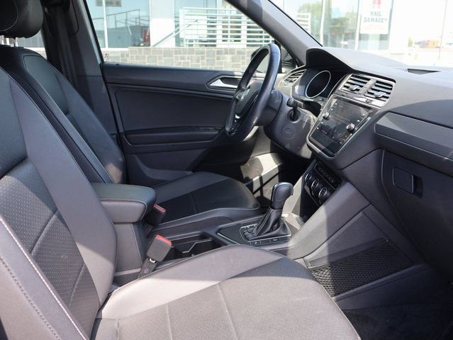 Used 2021 Volkswagen Tiguan SE R-Line image 7