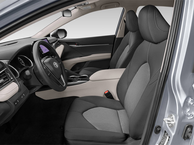 Used 2025 Toyota Camry LE image 19