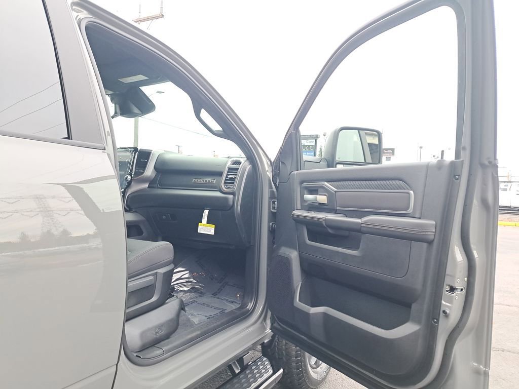 New 2026 RAM 2500 Big Horn AWD/4WD image 17