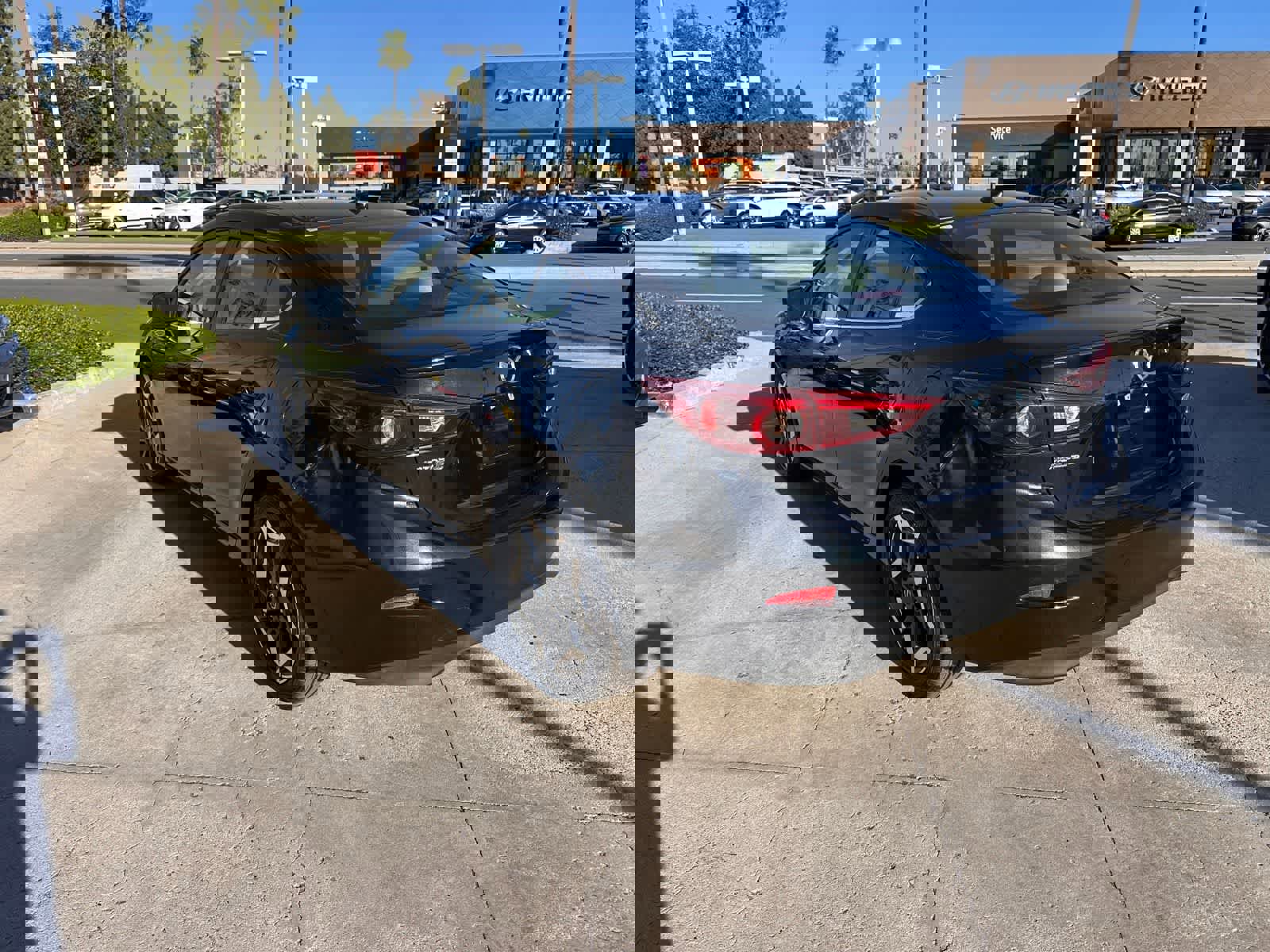 Used 2018 MAZDA MAZDA3 Grand Touring w/ Premium Equipment Package image 3