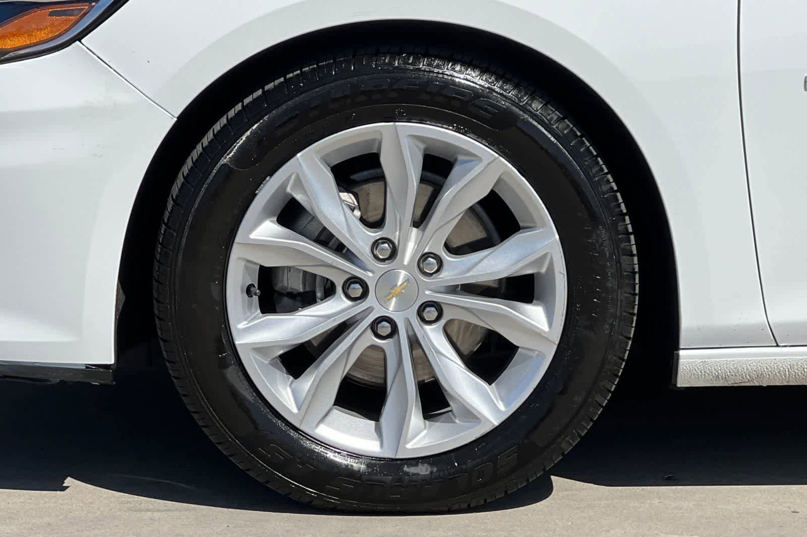 Used 2023 Chevrolet Malibu LT FWD image 35