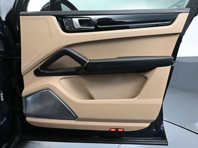 Used 2022 Porsche Cayenne E-Hybrid Coupe AWD/4WD image 41