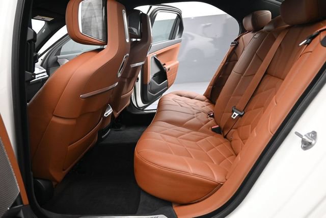 Used 2024 BMW 740i xDrive AWD/4WD image 18