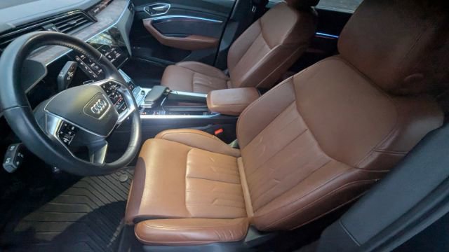 Used 2021 Audi e-tron Prestige image 16