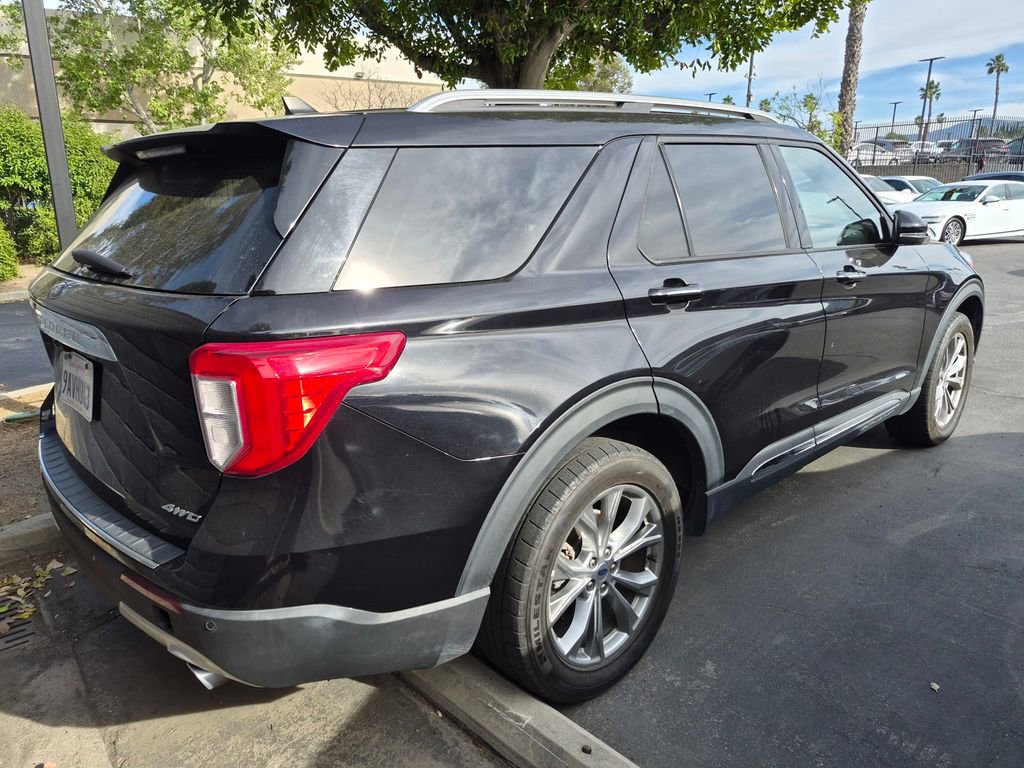Used 2022 Ford Explorer Limited w/ Equipment Group 301A AWD/4WD image 6