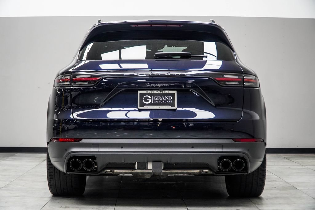 Used 2023 Porsche Cayenne Platinum Edition image 11