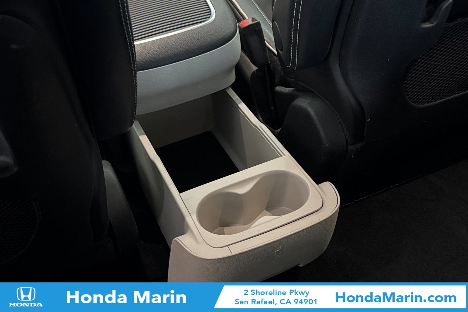 Used 2023 Chrysler Pacifica Limited image 16